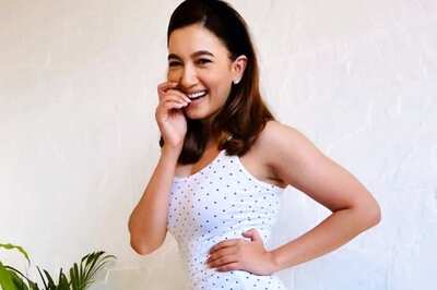 Gauahar Khan Gives Her Own Twist to Badshah's #GendaPhoolChallenge; Watch Video