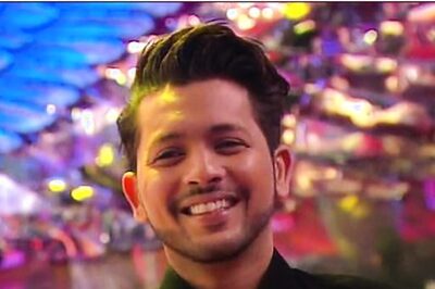 Bigg Boss 15 Finale: Nishant Bhat Walks Away With Rs 10 Lakh Briefcase, Exits Race for Trophy