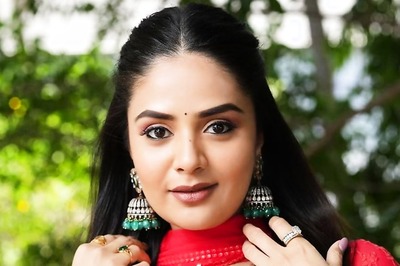 TV Star Sreemukhi Looking Stunning In A Red Sharara Set, Pics Goes Viral