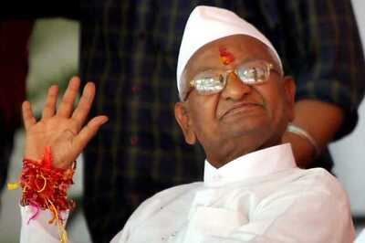 PM misleading people on Lokpal issue: Anna Hazare