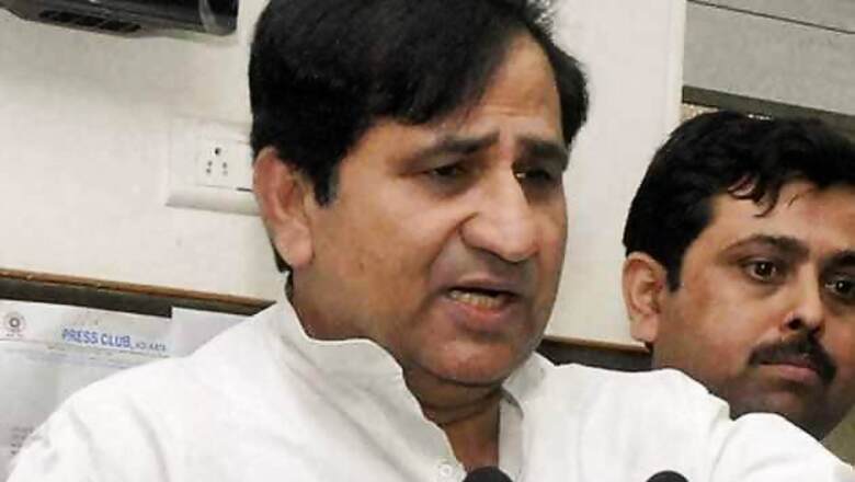 Antony committee to decide Cong's ties with RJD or JD(U): Shakeel Ahmad