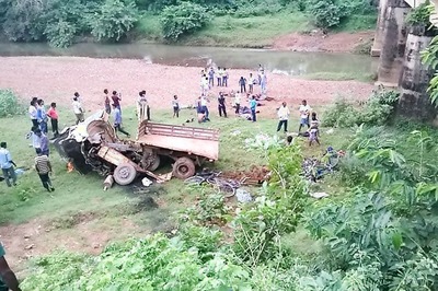 10 Pilgrims Killed, 30 Injured as Tractor Overturns in UP