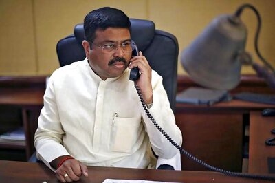 India Will Network With Asia's Major Oil Buyers to Negotiate With Sellers: Pradhan