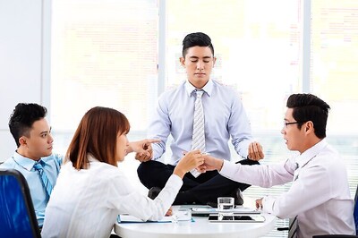 Having a tough time dealing with negative people? These 8 effective strategies can help you outsmart them