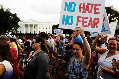 Defiant Trump Again Blames 'Both Sides' for Charlottesville Violence