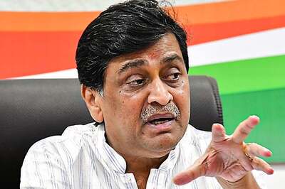 List Steps Taken on Maratha Quota Demand: Ashok Chavan to Govt; Says Man Died by Suicide in Nanded