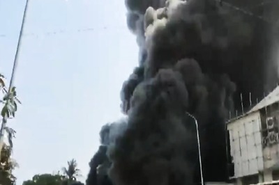 Road on Fire, Thick Clouds of Smog as Massive Blaze Engulfs Navi Mumbai Chemical Factory | Dramatic Video Inside