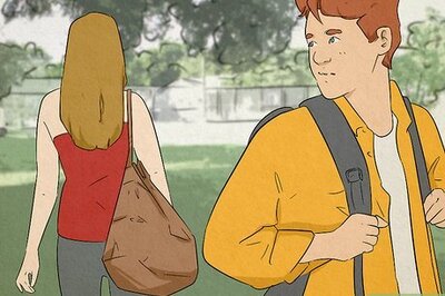 How to Tell if a Girl Is Dating Multiple Partners
