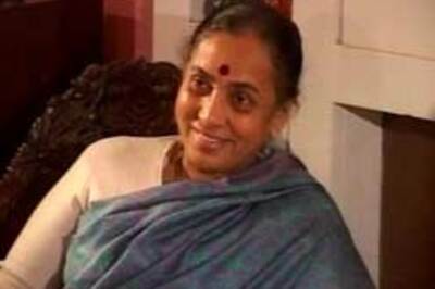 Alva meets Sonia Gandhi, explains her position