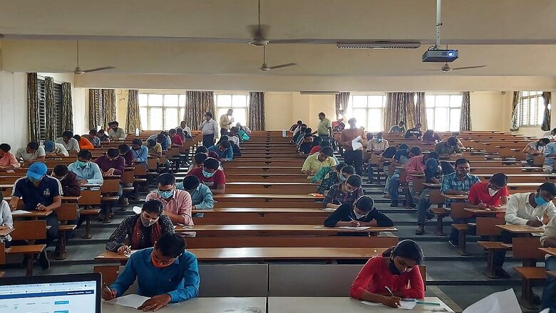 '3 More Mins, Baby': Professor's Message to Student of Christ University Creates Uproar; University Justifies 'Intent'
