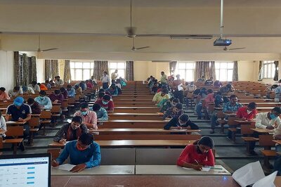 '3 More Mins, Baby': Professor's Message to Student of Christ University Creates Uproar; University Justifies 'Intent'