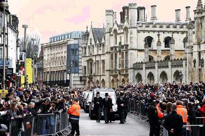 Friends, Family, Public Flock to Funeral of Physicist Stephen Hawking