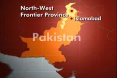 18 killed, 15 hurt in Pak suicide bomb attack