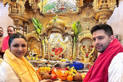 Parineeti Chopra, Raghav Chadha Seek Blessings At Siddhivinayak Temple After His Eye Surgery | Watch Video