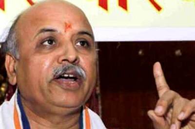 Islamic preacher Zakir Naik, VHP's Pravin Togadia banned from entering Mangalore