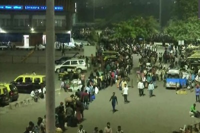 With Curfew Announced in Maharashtra, Migrants Continue to Leave Mumbai