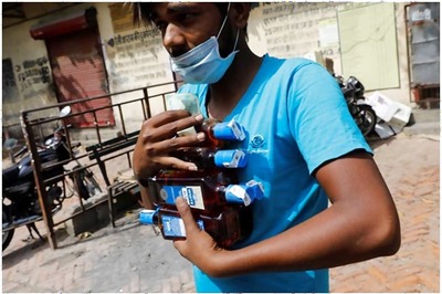 Delhi HC Seeks AAP Govt Stand on Pleas Challenging Levy of 70% Special Coronavirus Fee on Liquor