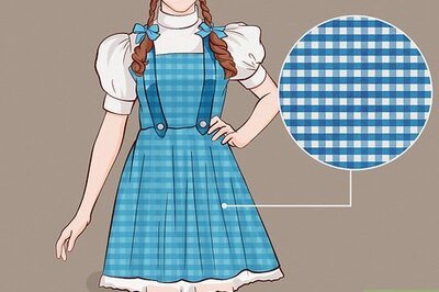 How to Dress Up As Dorothy in the Wizard of Oz