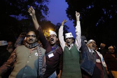 AAP demands Smriti Irani's resignation, stages protest at her residence