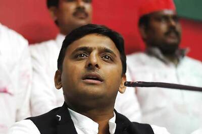Akhilesh warns legal action against trusts using SP name, flag