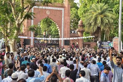 AMU Students Sit on Dharna, Vow to Boycott Classes, Demand Arrests in Jinnah Portrait Row