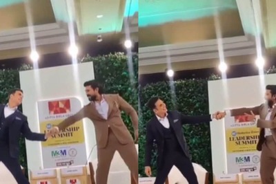 Ram Charan Holds Akshay Kumar's Hand, Dances To Yeh Dosti Hum Nahi Todenge; Watch Viral Video
