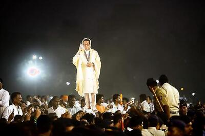 'Shiv Sainiks will decide on Bal Thackeray's memorial'