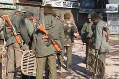 15 injured in Kashmir clashes